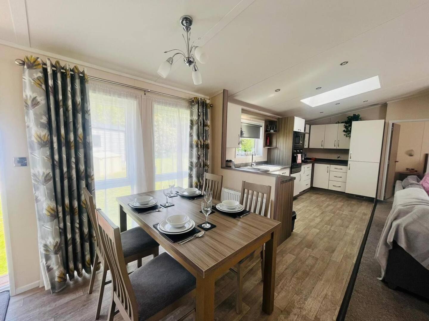 Villa Waterside Retreat With Hot Tub Pocklington Exterior foto
